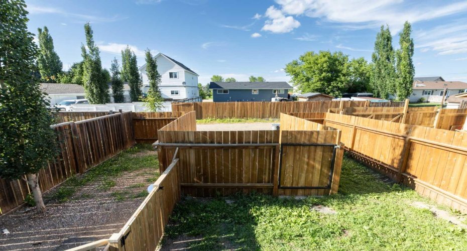 6006B 52 Avenue, Stettler, Alberta T4K 1K5, 3 Bedroom Bedrooms, 0 ,3 BathroomBathrooms,Residential,For Sale,52,0,A2327863