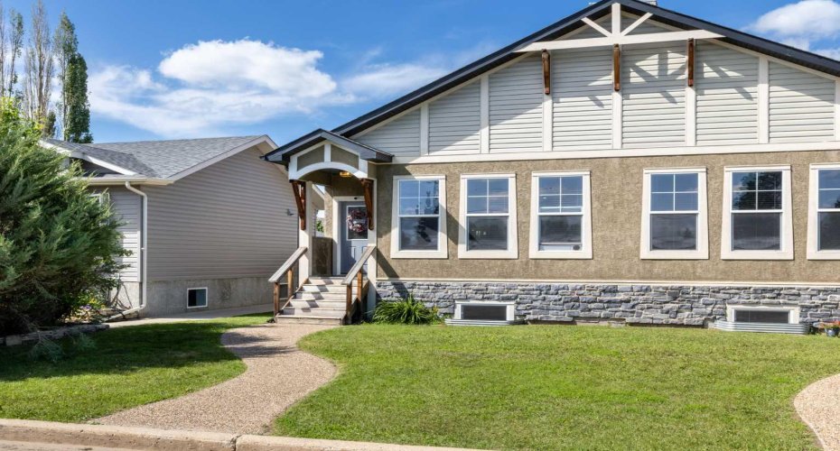 6006B 52 Avenue, Stettler, Alberta T4K 1K5, 3 Bedroom Bedrooms, 0 ,3 BathroomBathrooms,Residential,For Sale,52,0,A2327863