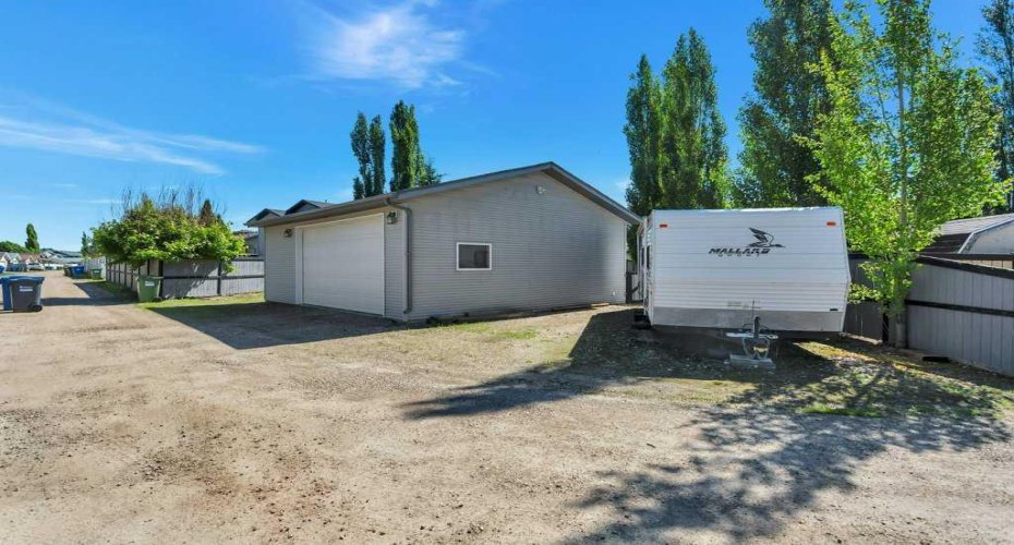 19 Lougheed Close, Red Deer, Alberta T4R 3L8, 4 Bedroom Bedrooms, 0 ,4 BathroomBathrooms,Residential,For Sale,Lougheed,0,A2327869