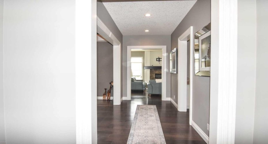 800 East Lakeview Road, Chestermere, Alberta T1X 1R2, 4 Bedrooms Bedrooms, ,4 BathroomsBathrooms,Residential,For Sale,East Lakeview,A2327881