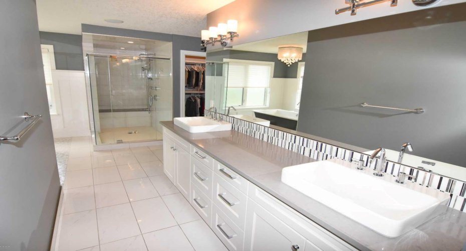 800 East Lakeview Road, Chestermere, Alberta T1X 1R2, 4 Bedrooms Bedrooms, ,4 BathroomsBathrooms,Residential,For Sale,East Lakeview,A2327881