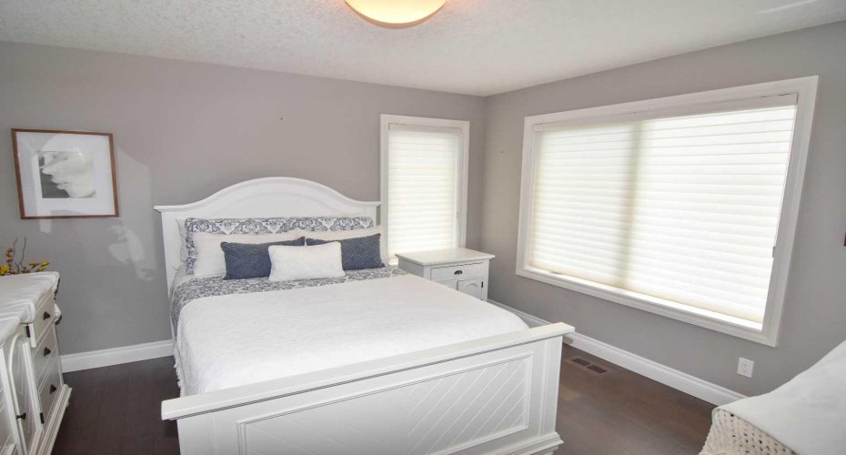 800 East Lakeview Road, Chestermere, Alberta T1X 1R2, 4 Bedrooms Bedrooms, ,4 BathroomsBathrooms,Residential,For Sale,East Lakeview,A2327881