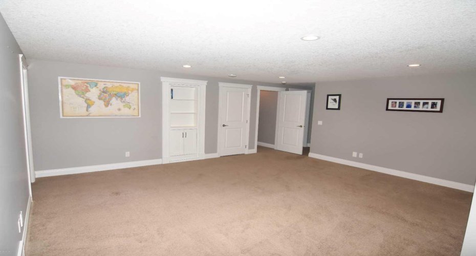 800 East Lakeview Road, Chestermere, Alberta T1X 1R2, 4 Bedrooms Bedrooms, ,4 BathroomsBathrooms,Residential,For Sale,East Lakeview,A2327881