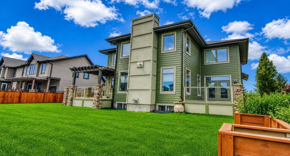 800 East Lakeview Road, Chestermere, Alberta T1X 1R2, 4 Bedrooms Bedrooms, ,4 BathroomsBathrooms,Residential,For Sale,East Lakeview,A2327881