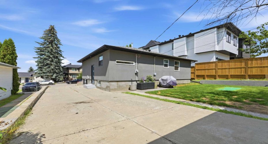 2119 22 Avenue, Calgary, Alberta T2T 0S6, 3 Bedroom Bedrooms, 0 ,2 BathroomBathrooms,Residential,For Sale,22,0,A2327894