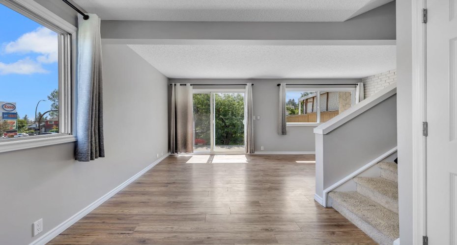 Open Main Floor
