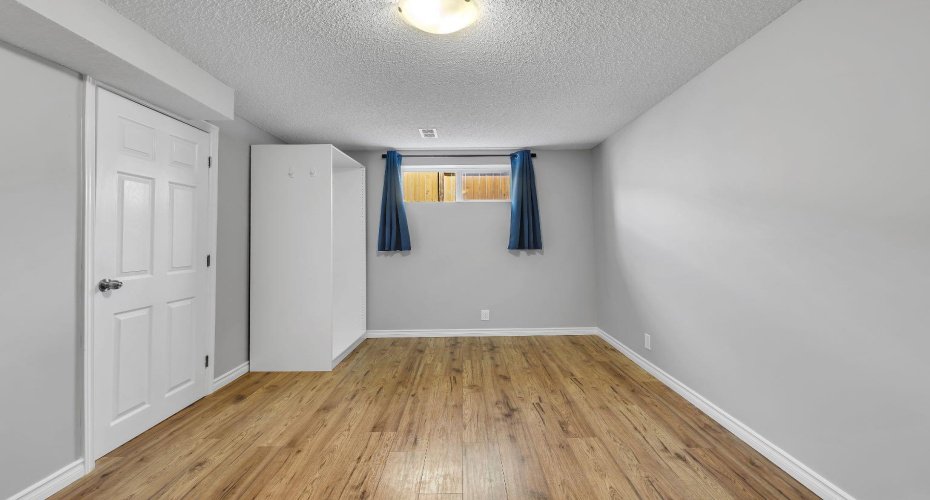 Oversized Flex/Den Space