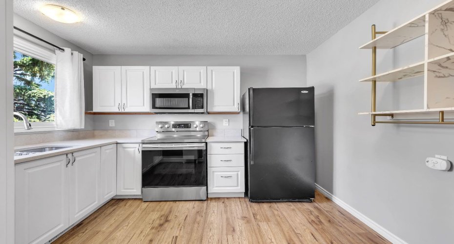 Open Bright Kitchen