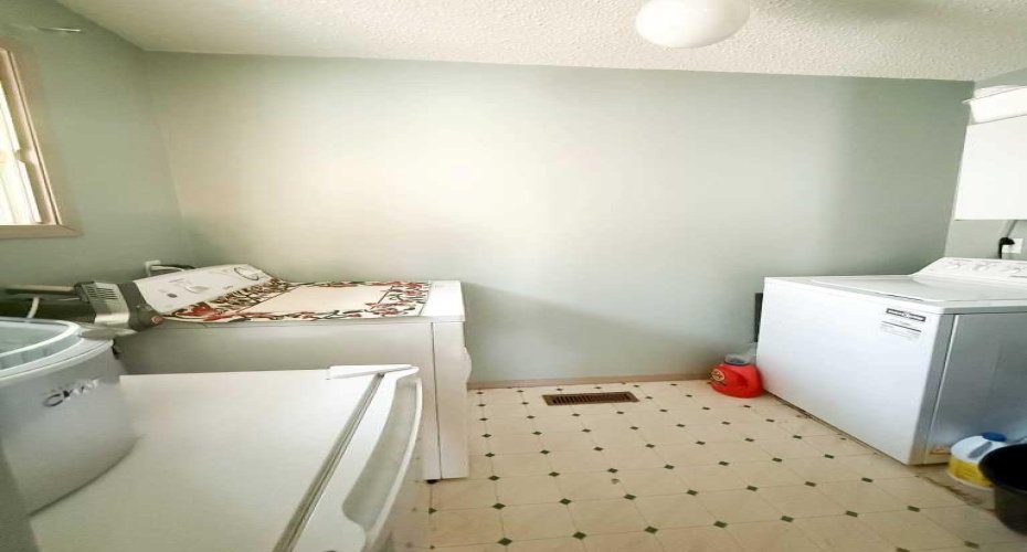 4803 47 Street, Hardisty, Alberta T0B1V0, 4 Bedroom Bedrooms, 0 ,3 BathroomBathrooms,Residential,For Sale,47,0,A2327910