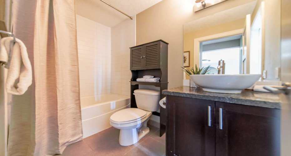 518 33 Street, Calgary, Alberta T2N2W4, 1 Bedroom Bedrooms, 0 ,1 BathroomBathrooms,Residential,For Sale,33,0,A2327945