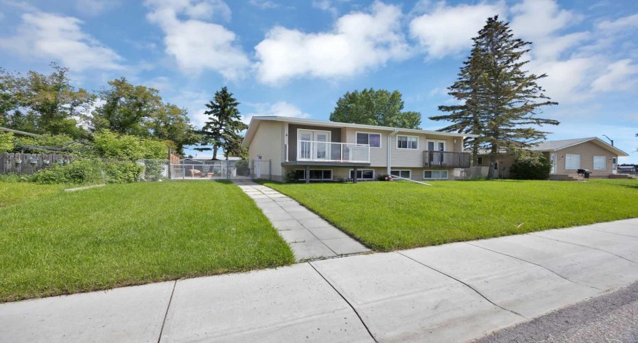 4 Richards Crescent, Olds, Alberta T4H1G1, 4 Bedroom Bedrooms, 0 ,2 BathroomBathrooms,Residential,For Sale,Richards,0,A2327962