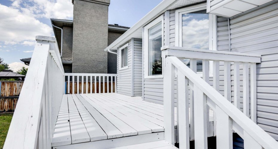 23 Sandalwood Close, Calgary, Alberta T3K 4B4, 5 Bedroom Bedrooms, 0 ,3 BathroomBathrooms,Residential,For Sale,Sandalwood,0,A2327987