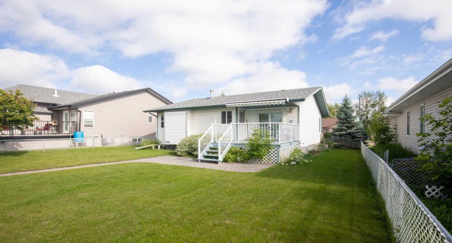 4715 55 Avenue, Lacombe, Alberta T4L 1T7, 3 Bedroom Bedrooms, 0 ,2 BathroomBathrooms,Residential,For Sale,55,0,A2328012