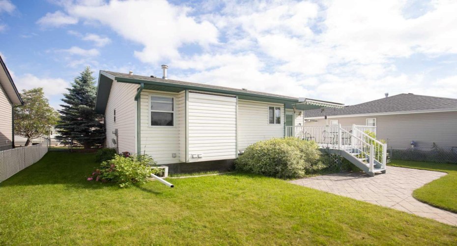 4715 55 Avenue, Lacombe, Alberta T4L 1T7, 3 Bedroom Bedrooms, 0 ,2 BathroomBathrooms,Residential,For Sale,55,0,A2328012