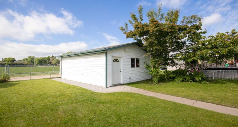 4715 55 Avenue, Lacombe, Alberta T4L 1T7, 3 Bedroom Bedrooms, 0 ,2 BathroomBathrooms,Residential,For Sale,55,0,A2328012