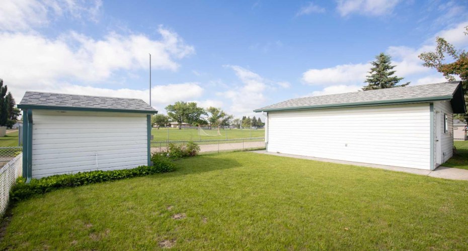 4715 55 Avenue, Lacombe, Alberta T4L 1T7, 3 Bedroom Bedrooms, 0 ,2 BathroomBathrooms,Residential,For Sale,55,0,A2328012