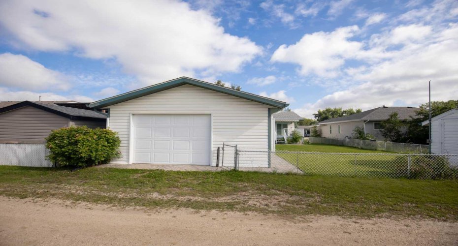 4715 55 Avenue, Lacombe, Alberta T4L 1T7, 3 Bedroom Bedrooms, 0 ,2 BathroomBathrooms,Residential,For Sale,55,0,A2328012