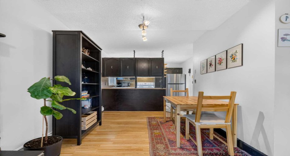 402 4 Avenue, Calgary, Alberta T2E0J5, 2 Bedroom Bedrooms, 0 ,2 BathroomBathrooms,Residential,For Sale,4,0,A2328031