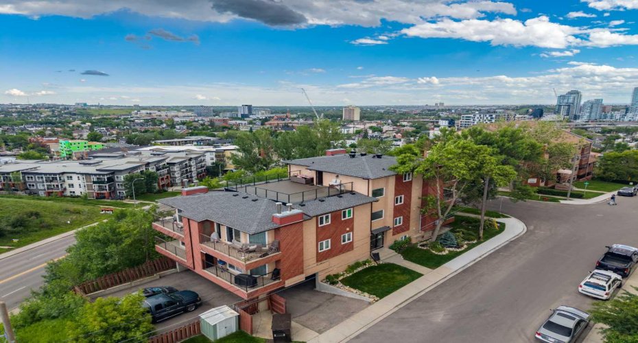 402 4 Avenue, Calgary, Alberta T2E0J5, 2 Bedroom Bedrooms, 0 ,2 BathroomBathrooms,Residential,For Sale,4,0,A2328031