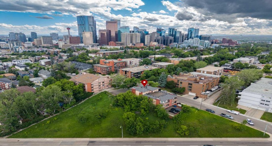 402 4 Avenue, Calgary, Alberta T2E0J5, 2 Bedroom Bedrooms, 0 ,2 BathroomBathrooms,Residential,For Sale,4,0,A2328031