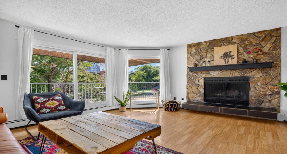 402 4 Avenue, Calgary, Alberta T2E0J5, 2 Bedroom Bedrooms, 0 ,2 BathroomBathrooms,Residential,For Sale,4,0,A2328031
