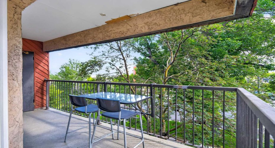 402 4 Avenue, Calgary, Alberta T2E0J5, 2 Bedroom Bedrooms, 0 ,2 BathroomBathrooms,Residential,For Sale,4,0,A2328031