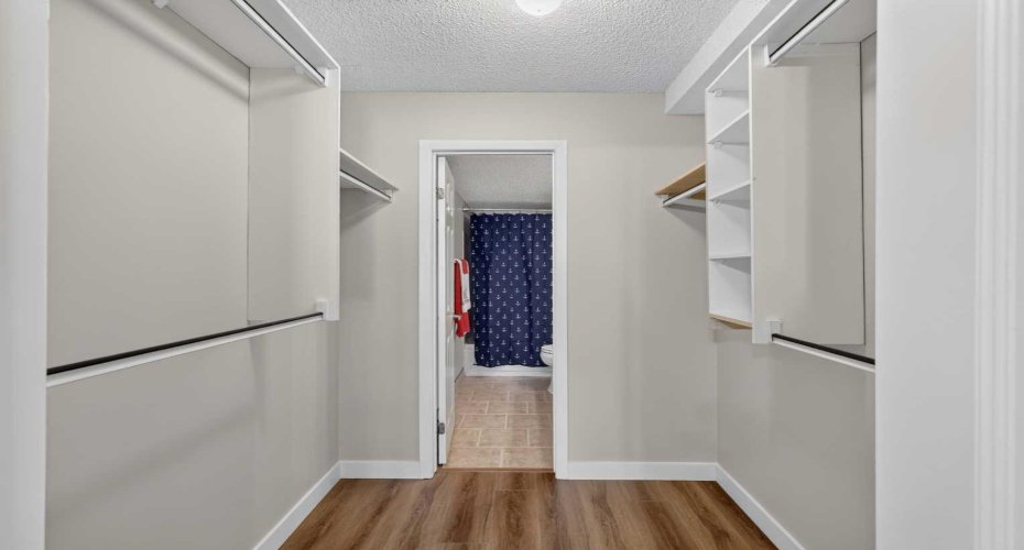 2425 90 Avenue, Calgary, Alberta T2V 4X8, 1 Bedroom Bedrooms, 0 ,2 BathroomBathrooms,Residential,For Sale,90,0,A2328042
