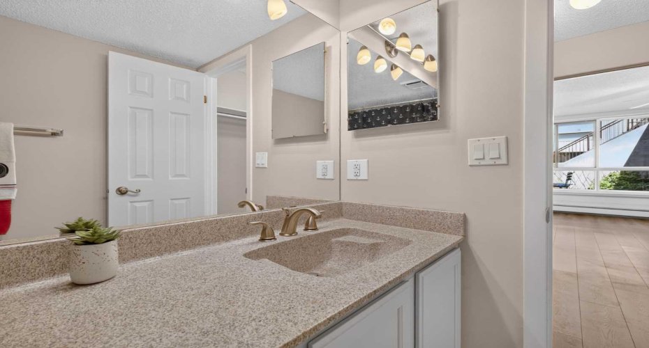 2425 90 Avenue, Calgary, Alberta T2V 4X8, 1 Bedroom Bedrooms, 0 ,2 BathroomBathrooms,Residential,For Sale,90,0,A2328042