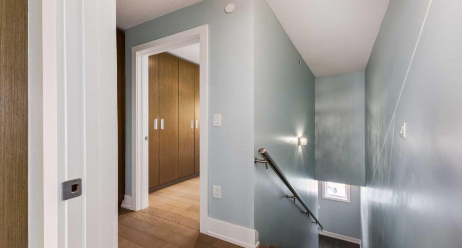 1513 23 Avenue, Calgary, Alberta T2T 0T8, 2 Bedroom Bedrooms, 0 ,3 BathroomBathrooms,Residential,For Sale,23,0,A2328045