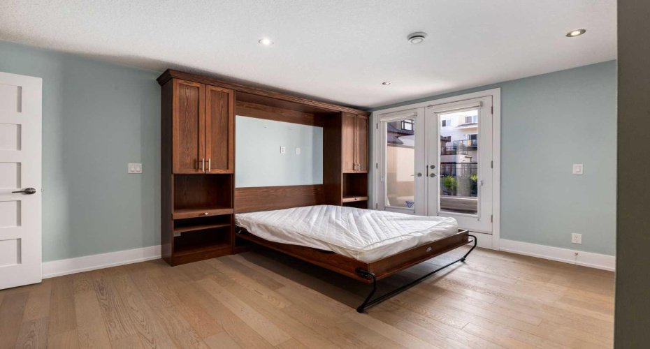 1513 23 Avenue, Calgary, Alberta T2T 0T8, 2 Bedroom Bedrooms, 0 ,3 BathroomBathrooms,Residential,For Sale,23,0,A2328045