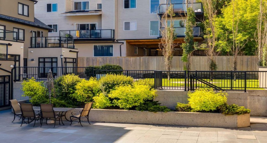1513 23 Avenue, Calgary, Alberta T2T 0T8, 2 Bedroom Bedrooms, 0 ,3 BathroomBathrooms,Residential,For Sale,23,0,A2328045