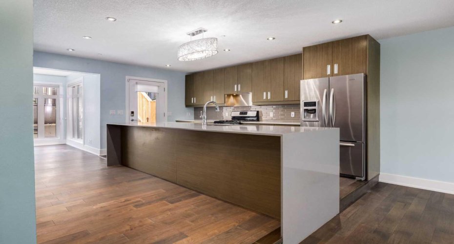 1513 23 Avenue, Calgary, Alberta T2T 0T8, 2 Bedroom Bedrooms, 0 ,3 BathroomBathrooms,Residential,For Sale,23,0,A2328045