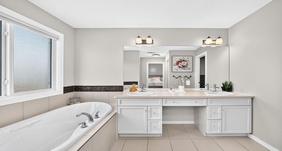 145 Kinniburgh Gardens, Chestermere, Alberta T1X 0R7, 3 Bedrooms Bedrooms, ,3 BathroomsBathrooms,Residential,For Sale,Kinniburgh,A2328052