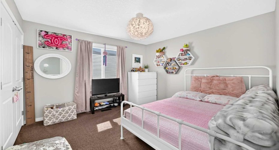 145 Kinniburgh Gardens, Chestermere, Alberta T1X 0R7, 3 Bedrooms Bedrooms, ,3 BathroomsBathrooms,Residential,For Sale,Kinniburgh,A2328052
