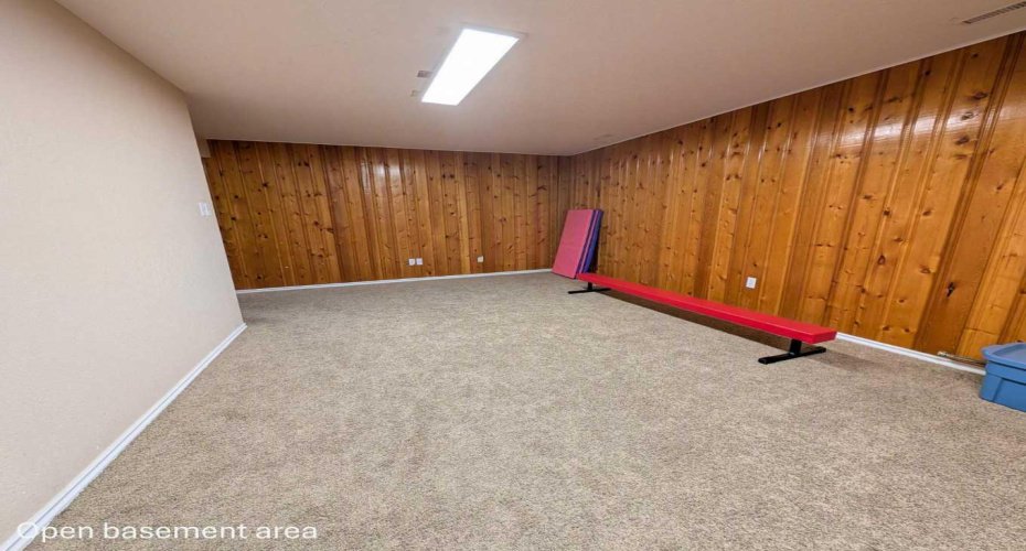 703 5 Avenue, Brooks, Alberta T1R 0E4, 5 Bedroom Bedrooms, 0 ,3 BathroomBathrooms,Residential,For Sale,5,0,A2328065