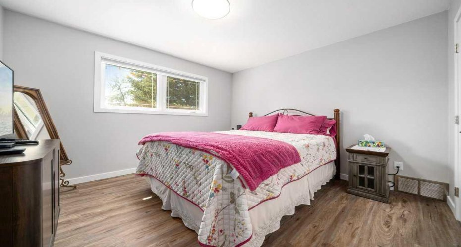 555 10 Street, Dunmore, Alberta T0j1A0, 4 Bedroom Bedrooms, 0 ,2 BathroomBathrooms,Residential,For Sale,10,0,A2328094