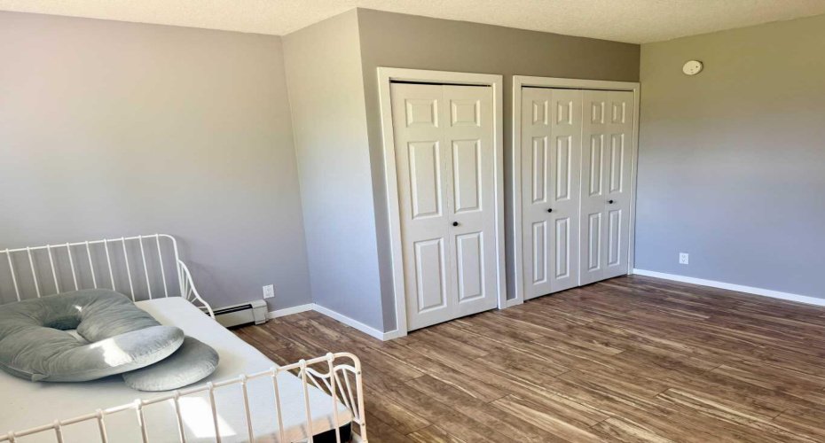 509 4th Street NE, McLennan, Alberta T0H 2L0, 4 Bedroom Bedrooms, 0 ,2 BathroomBathrooms,Residential,For Sale,NE,0,A2328108