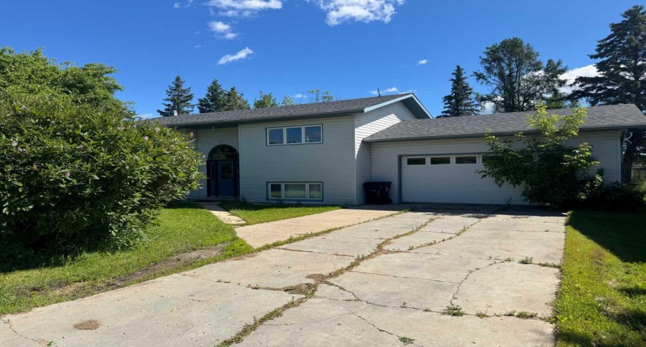 509 4th Street NE, McLennan, Alberta T0H 2L0, 4 Bedroom Bedrooms, 0 ,2 BathroomBathrooms,Residential,For Sale,NE,0,A2328108