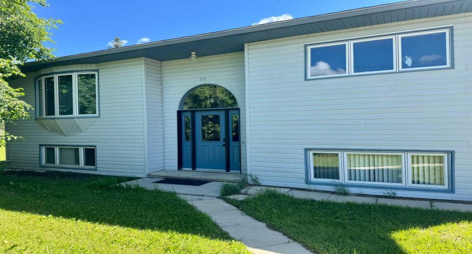 509 4th Street NE, McLennan, Alberta T0H 2L0, 4 Bedroom Bedrooms, 0 ,2 BathroomBathrooms,Residential,For Sale,NE,0,A2328108