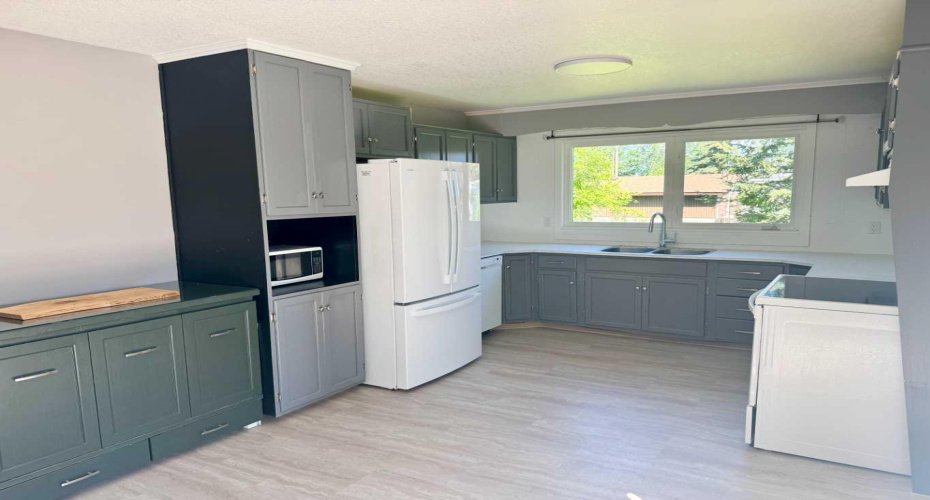 509 4th Street NE, McLennan, Alberta T0H 2L0, 4 Bedroom Bedrooms, 0 ,2 BathroomBathrooms,Residential,For Sale,NE,0,A2328108