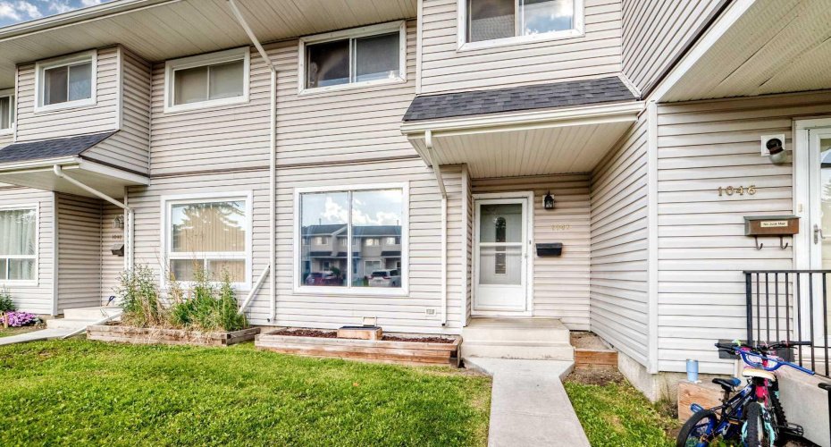 3235 56 Street, Calgary, Alberta T1Y 2X7, 3 Bedroom Bedrooms, 0 ,1 BathroomBathrooms,Residential,For Sale,56,0,A2328109