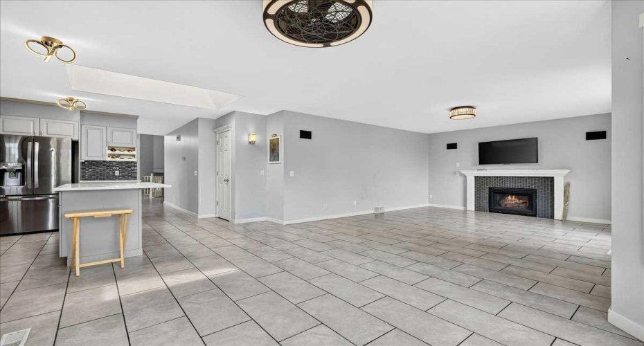 254 Douglas Glen Heath, Calgary, Alberta T2Z 2N1, 5 Bedroom Bedrooms, 0 ,4 BathroomBathrooms,Residential,For Sale,Douglas Glen,0,A2328110