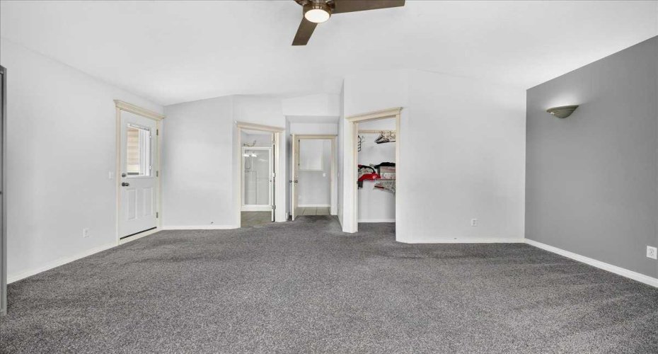 254 Douglas Glen Heath, Calgary, Alberta T2Z 2N1, 5 Bedroom Bedrooms, 0 ,4 BathroomBathrooms,Residential,For Sale,Douglas Glen,0,A2328110