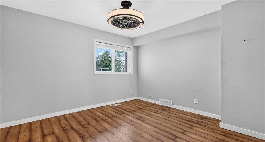 254 Douglas Glen Heath, Calgary, Alberta T2Z 2N1, 5 Bedroom Bedrooms, 0 ,4 BathroomBathrooms,Residential,For Sale,Douglas Glen,0,A2328110