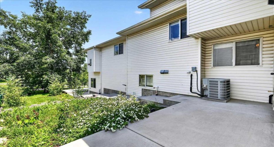254 Douglas Glen Heath, Calgary, Alberta T2Z 2N1, 5 Bedroom Bedrooms, 0 ,4 BathroomBathrooms,Residential,For Sale,Douglas Glen,0,A2328110