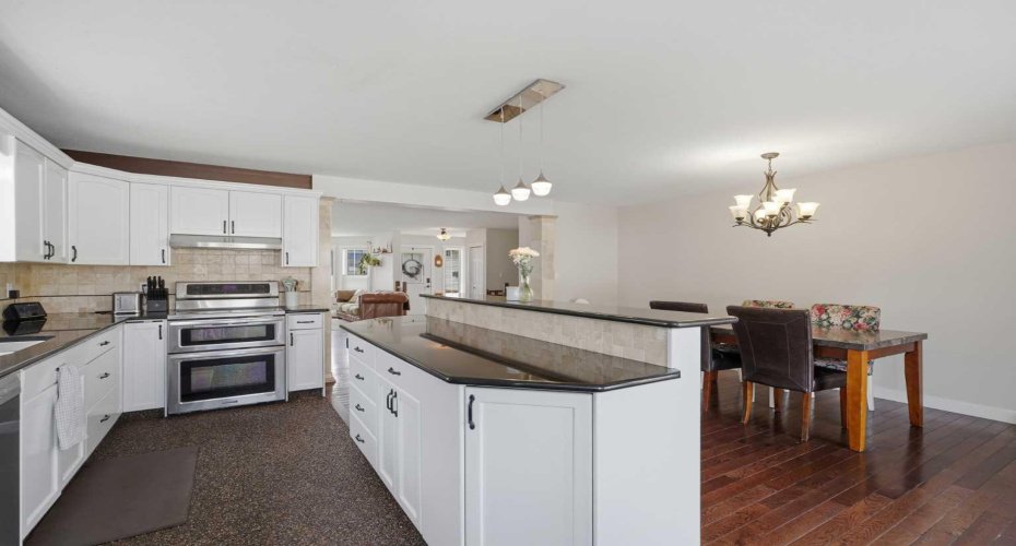 5 Westwood Crescent, Sylvan Lake, Alberta T4S 1P6, 5 Bedroom Bedrooms, 0 ,3 BathroomBathrooms,Residential,For Sale,Westwood,0,A2328113