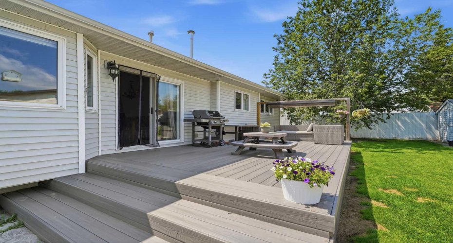 5 Westwood Crescent, Sylvan Lake, Alberta T4S 1P6, 5 Bedroom Bedrooms, 0 ,3 BathroomBathrooms,Residential,For Sale,Westwood,0,A2328113