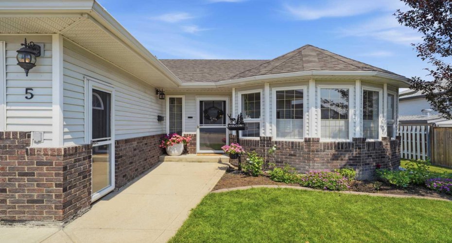 5 Westwood Crescent, Sylvan Lake, Alberta T4S 1P6, 5 Bedroom Bedrooms, 0 ,3 BathroomBathrooms,Residential,For Sale,Westwood,0,A2328113