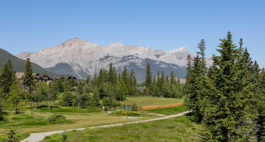 309 Riva Place, Canmore, Alberta T1W 3L4, 3 Bedroom Bedrooms, 0 ,3 BathroomBathrooms,Residential,For Sale,Riva,0,A2328130