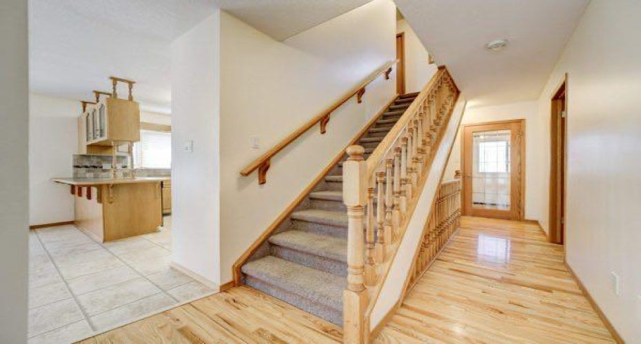 23 Niska Place, Lethbridge, Alberta T1K 6G9, 3 Bedroom Bedrooms, 0 ,3 BathroomBathrooms,Residential,For Sale,Niska,0,A2328134